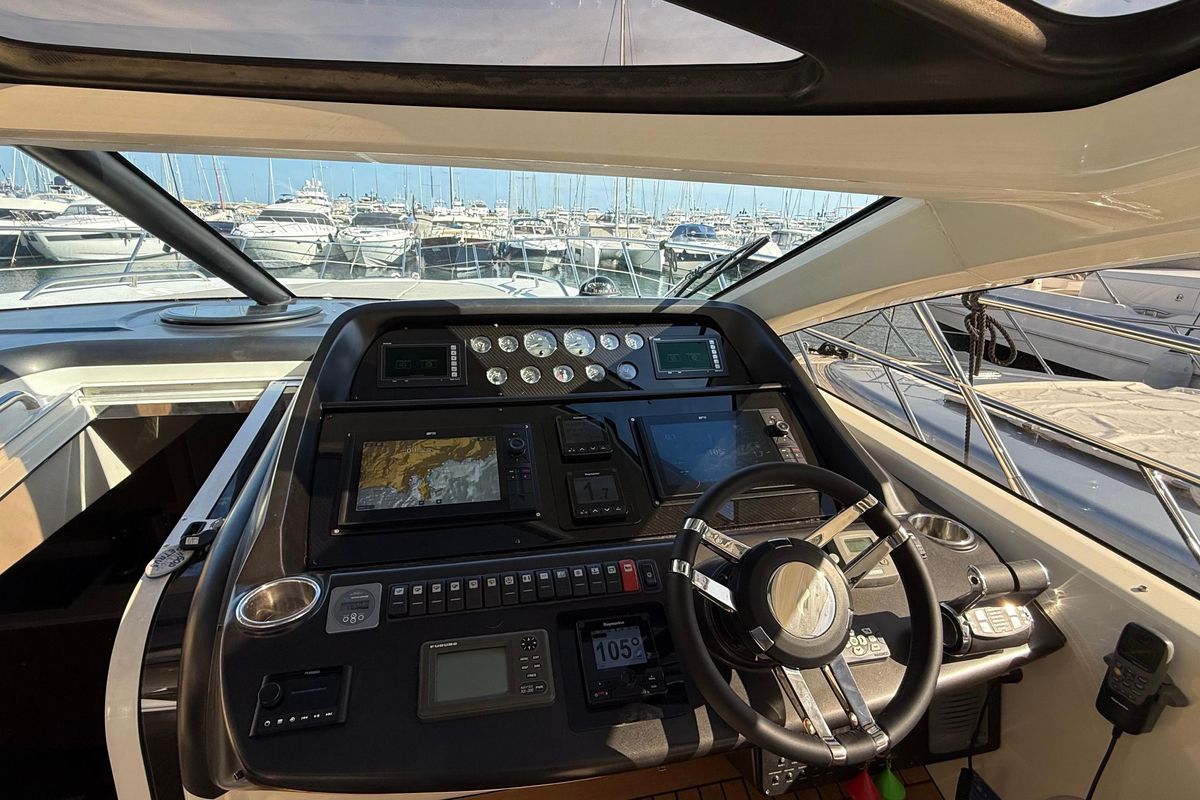 2010 Sunseeker 63 