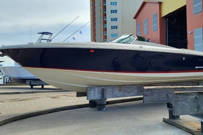 2015 Chris-Craft Launch 32