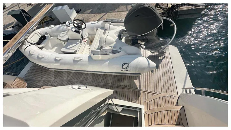  Yacht Photos Pics ABSOLUTE NAVETTA 73