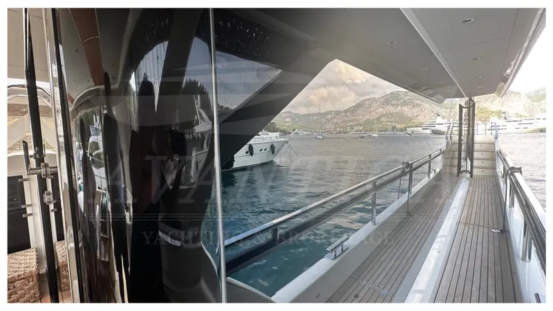  Yacht Photos Pics ABSOLUTE NAVETTA 73