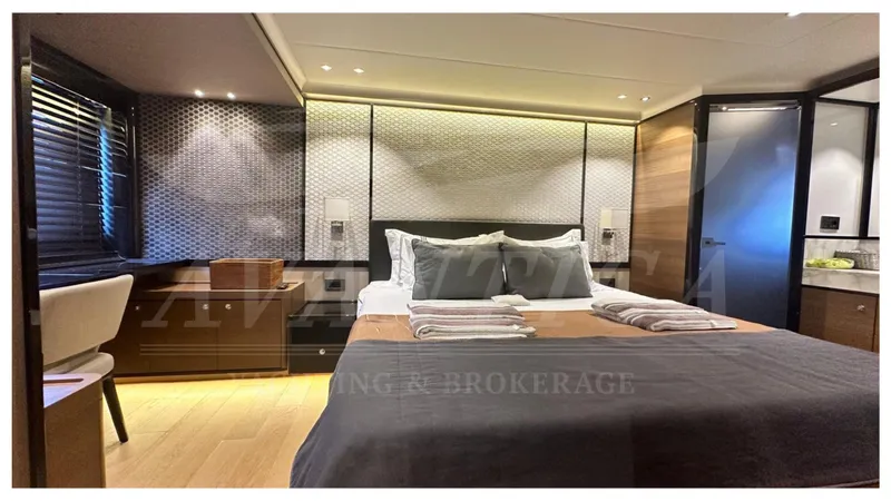  Yacht Photos Pics ABSOLUTE NAVETTA 73