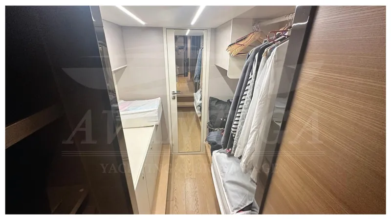  Yacht Photos Pics ABSOLUTE NAVETTA 73