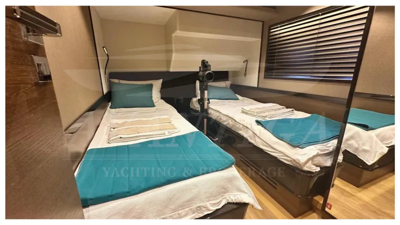  Yacht Photos Pics ABSOLUTE NAVETTA 73