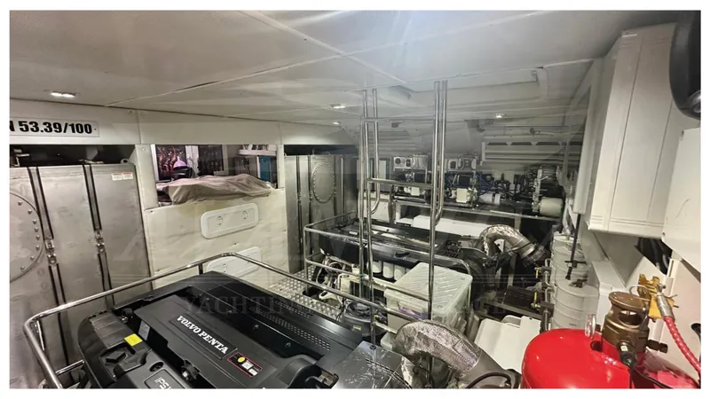  Yacht Photos Pics ABSOLUTE NAVETTA 73