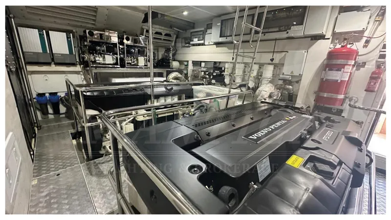  Yacht Photos Pics ABSOLUTE NAVETTA 73