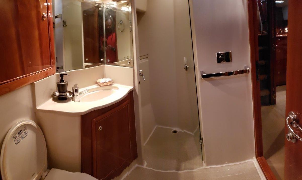 2004 Riviera 64 