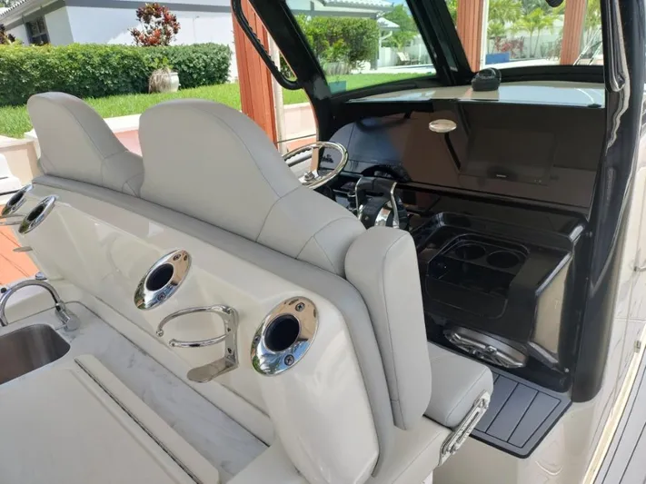 Forever Intrepid Yacht Photos Pics Helm Seating