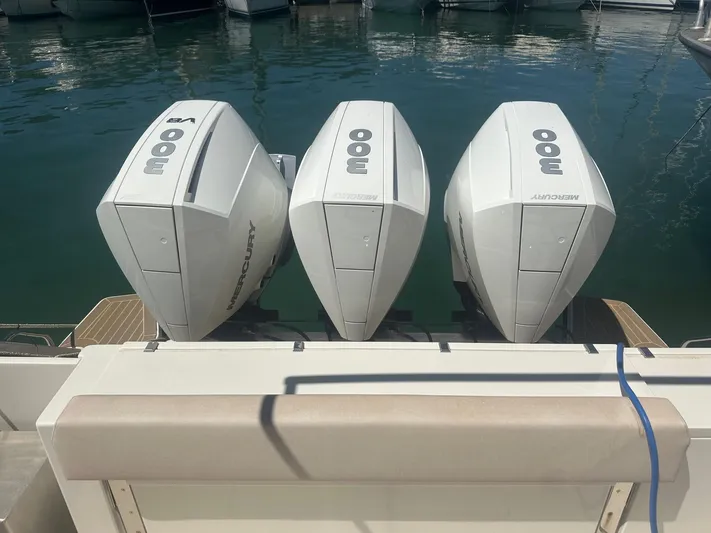  Yacht Photos Pics Triple Mercury 300 outboard engines on a 2023 3B Craft 330 CC boat.
