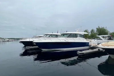 Tiara Yachts 43 LE