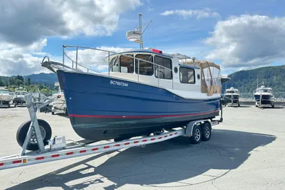 Ranger Tugs R-25