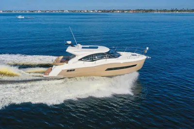 Carver C37 Coupe