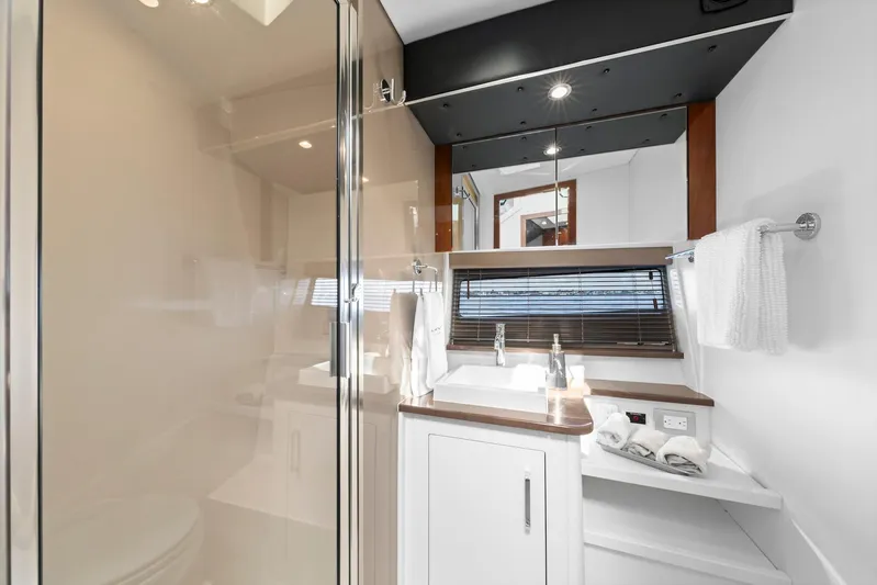 Nauti-lin Yacht Photos Pics 