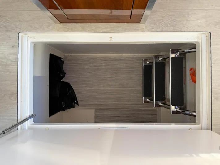 Nauti-lin Yacht Photos Pics Hatch with steps in 2016 Carver C37 Coupe interior.