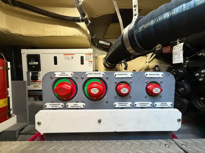 Nauti-lin Yacht Photos Pics 