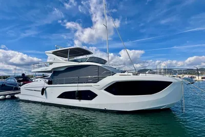 2024 Absolute 60 Fly