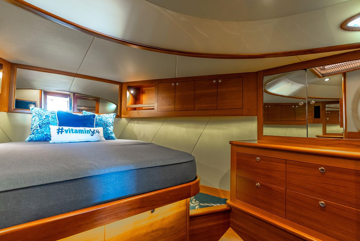 2018 Palm Beach Motor Yachts 55 