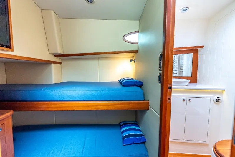 Zephyr Yacht Photos Pics 