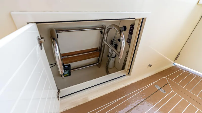 Zephyr Yacht Photos Pics 