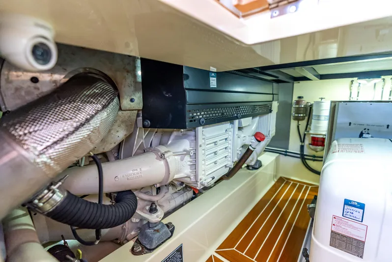 Zephyr Yacht Photos Pics 