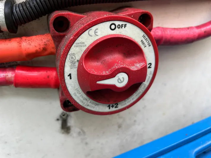 Good Sport Yacht Photos Pics Red battery selector switch on a 2011 Hydra-Sports 3000 VX boat.