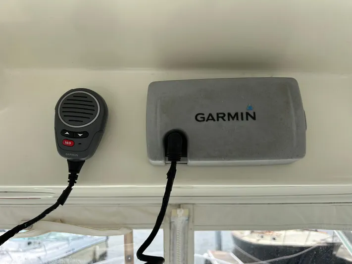 Good Sport Yacht Photos Pics Garmin marine radio and GPS on 2011 Hydra-Sports 3000 VX boat dashboard.