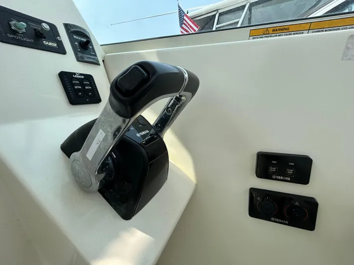 Good Sport Yacht Photos Pics Control panel of a 2011 Hydra-Sports 3000 VX boat with Yamaha controls.