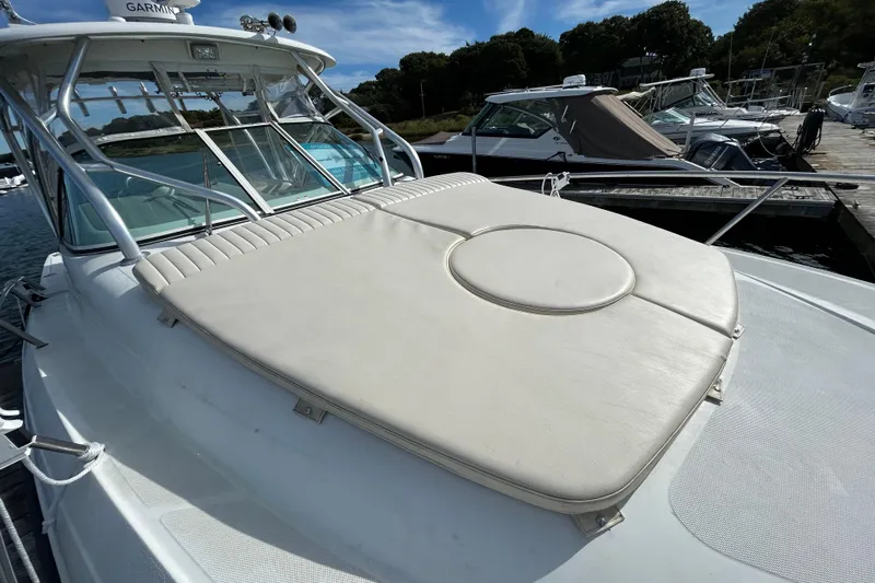 Good Sport Yacht Photos Pics 2011 Hydra-Sports 3000 VX boat with cushioned deck, docked at marina.