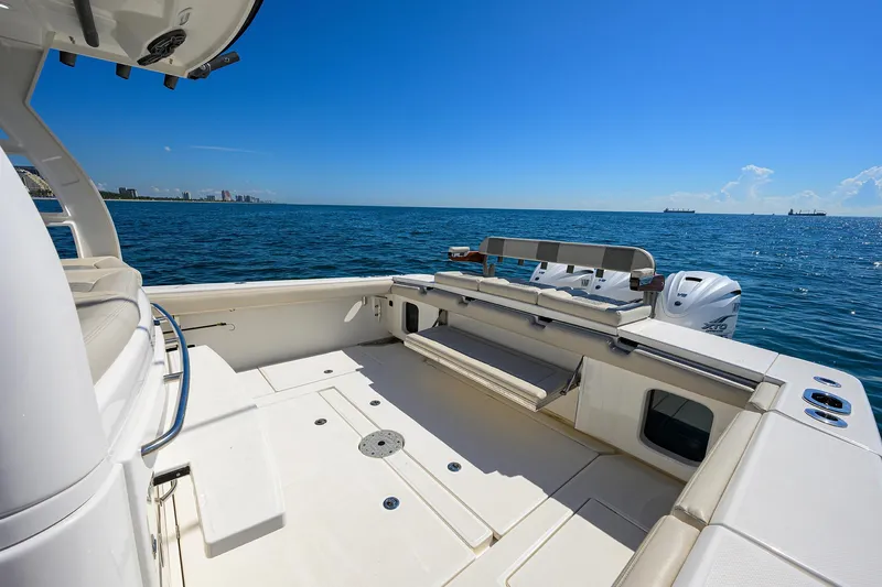 41 Solace 2021 Yacht Photos Pics 