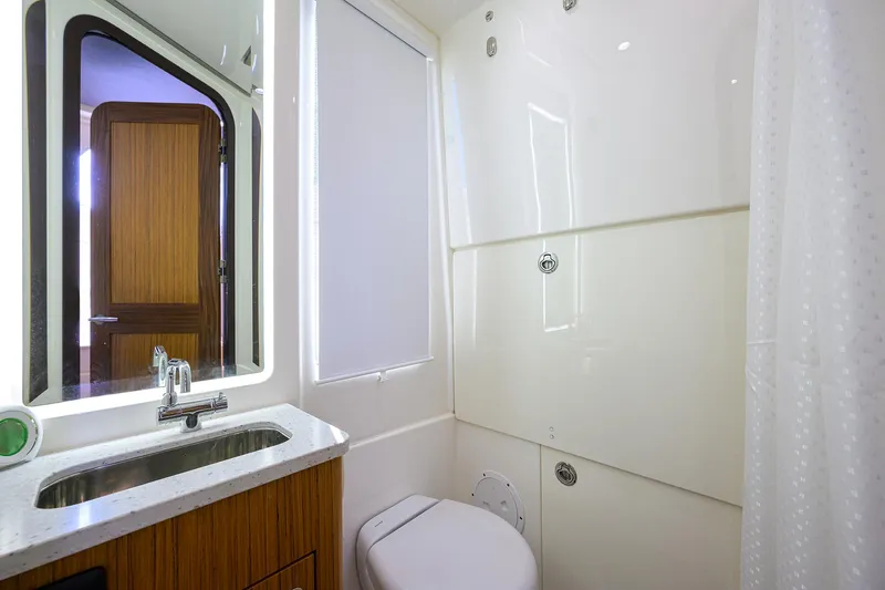 41 Solace 2021 Yacht Photos Pics 