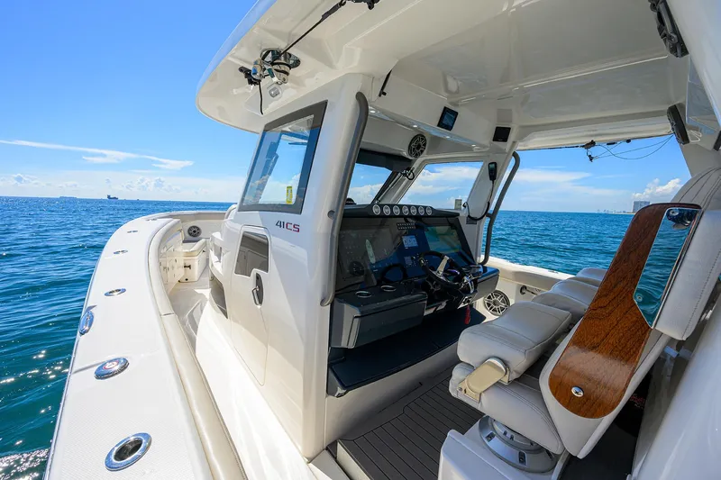 41 Solace 2021 Yacht Photos Pics 