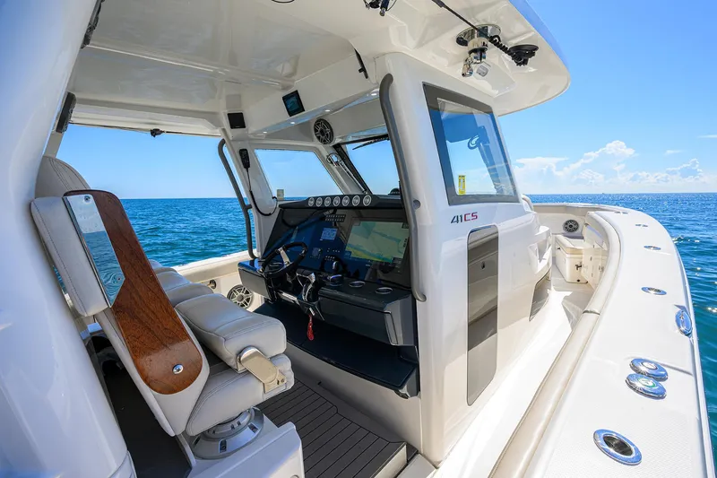 41 Solace 2021 Yacht Photos Pics 