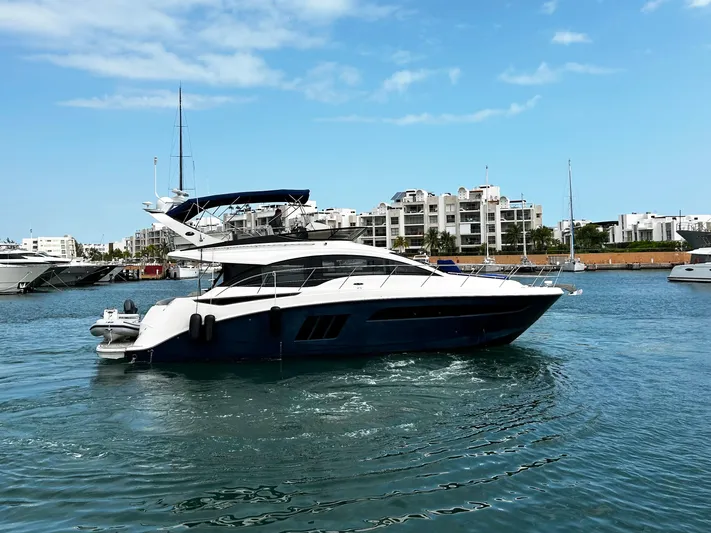 Locos Y Libres 2017 Sea Ray 510 Fly @ Cancun Yacht Photos Pics 