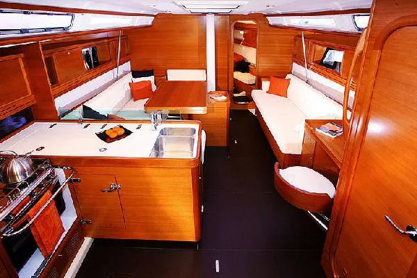  Yacht Photos Pics Manufacturer Provided Image