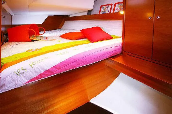  Yacht Photos Pics Manufacturer Provided Image