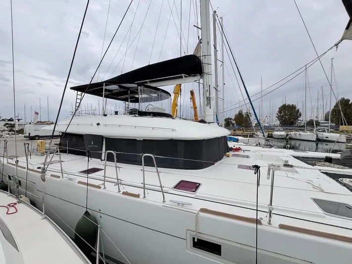 Avra Yacht Photos Pics Lagoon 560 S2