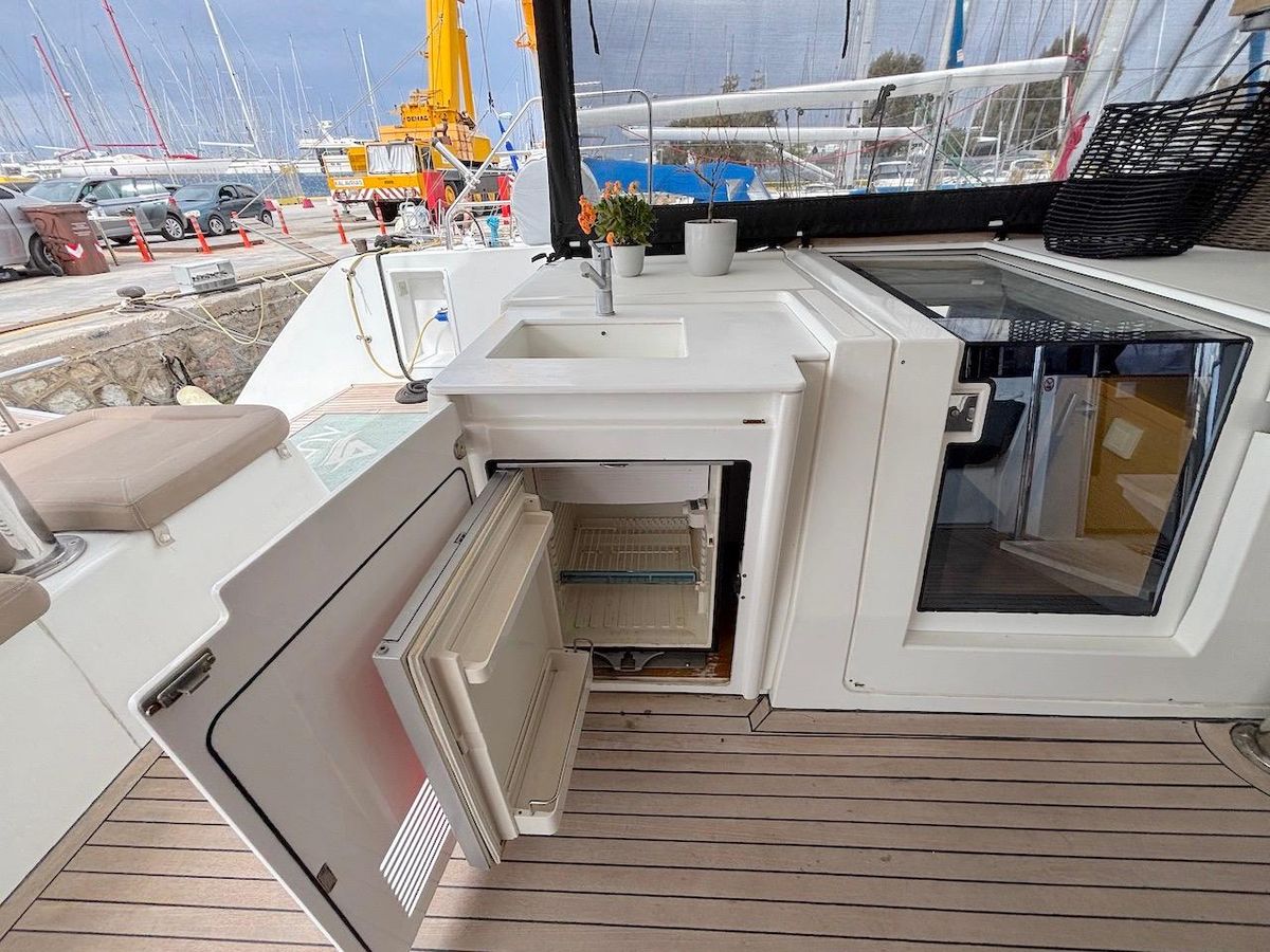 2014 Lagoon 56 