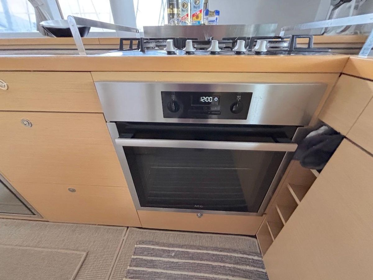 2014 Lagoon 56 