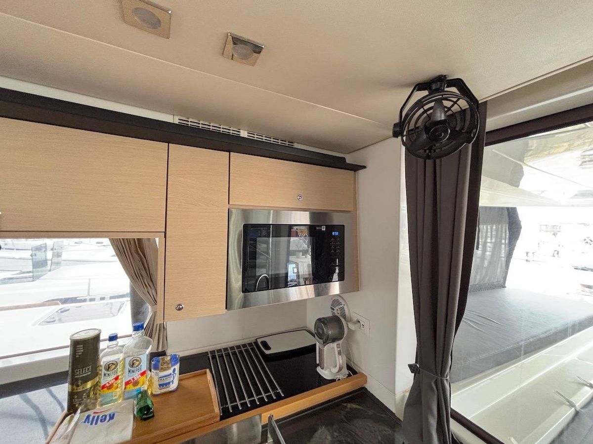 2014 Lagoon 56 