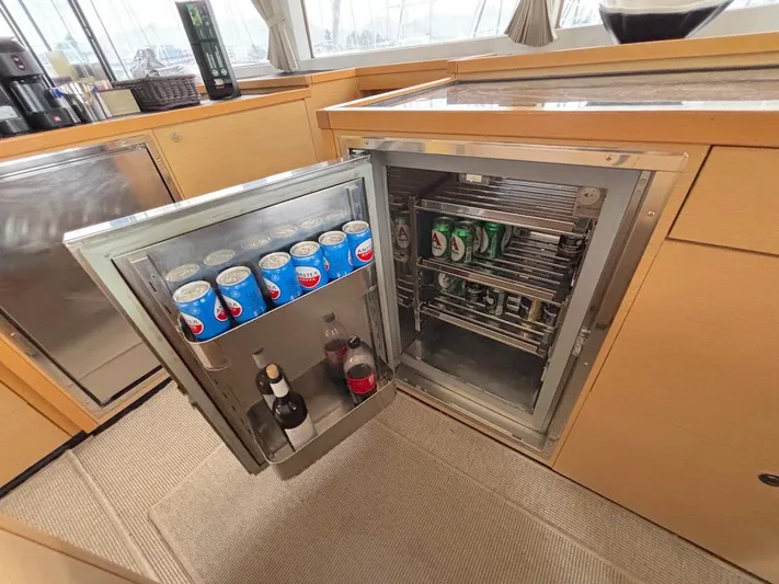 Avra Yacht Photos Pics 