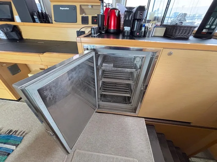 Avra Yacht Photos Pics 