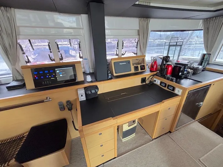 Avra Yacht Photos Pics 