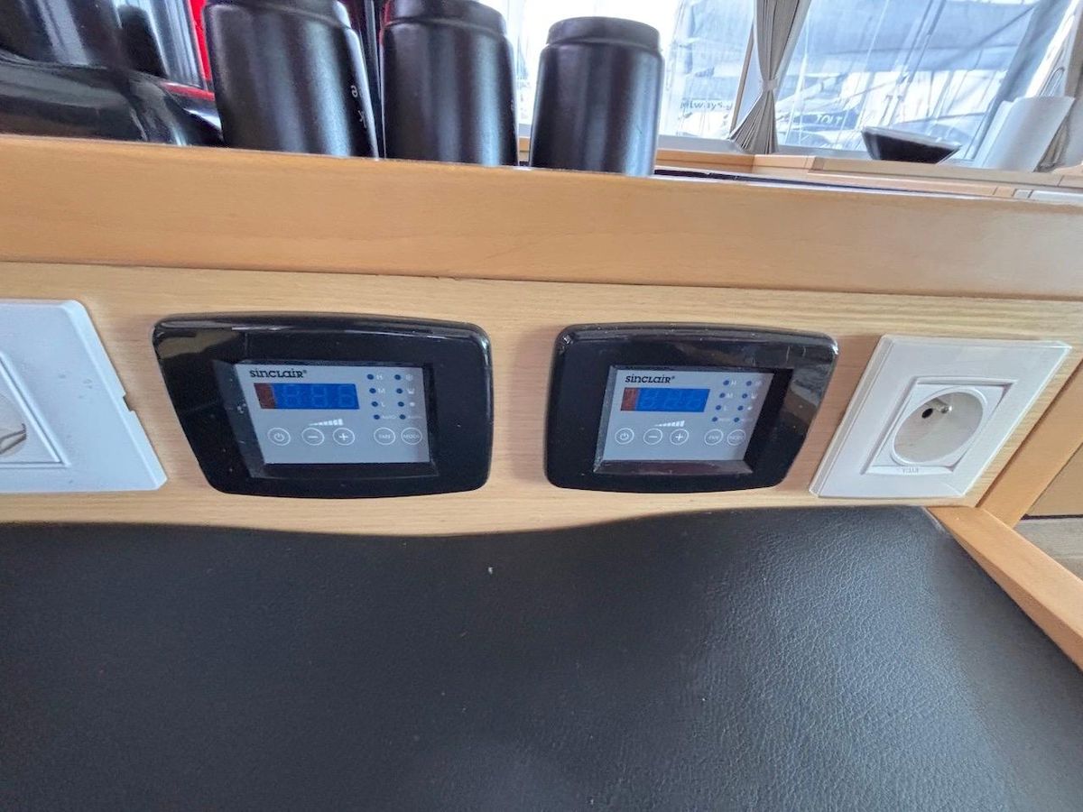 2014 Lagoon 56 
