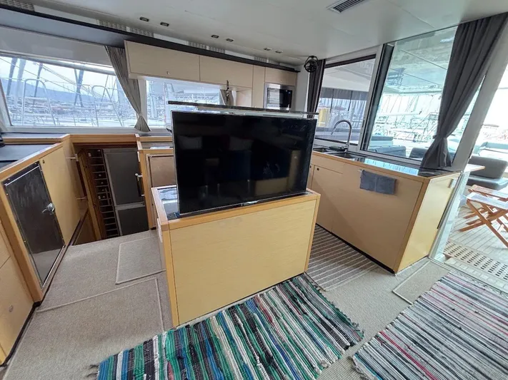 Avra Yacht Photos Pics 