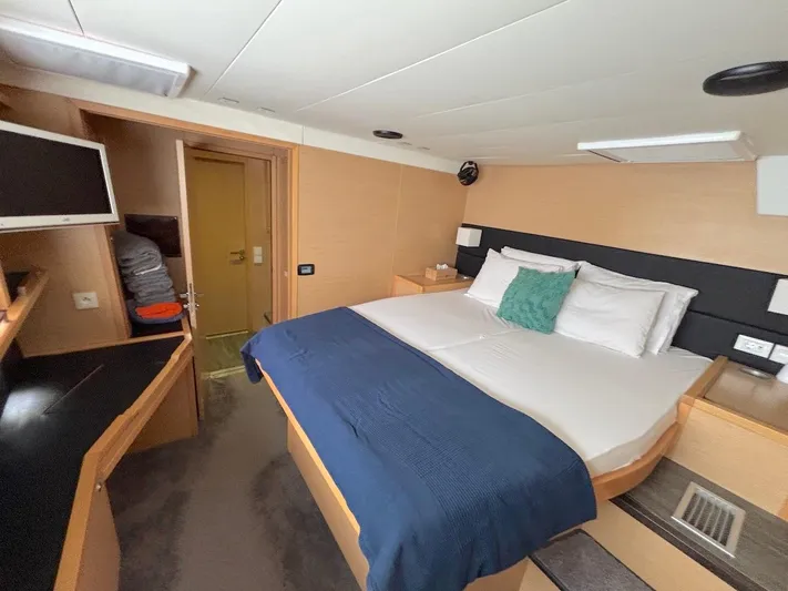 Avra Yacht Photos Pics 