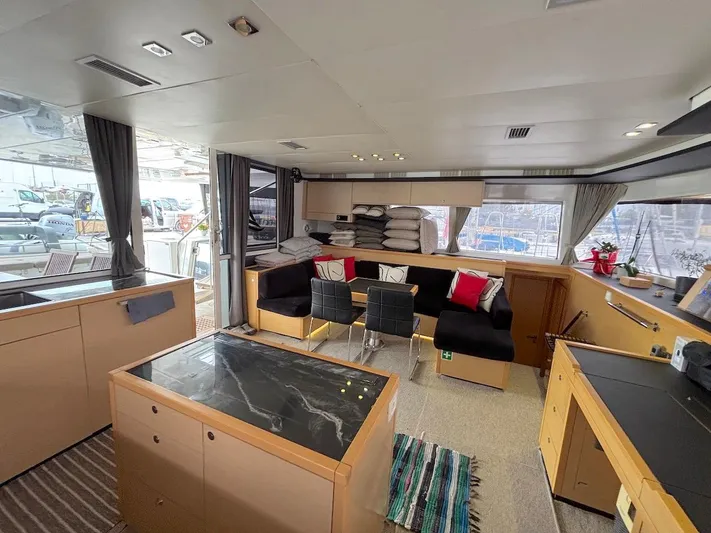 Avra Yacht Photos Pics 