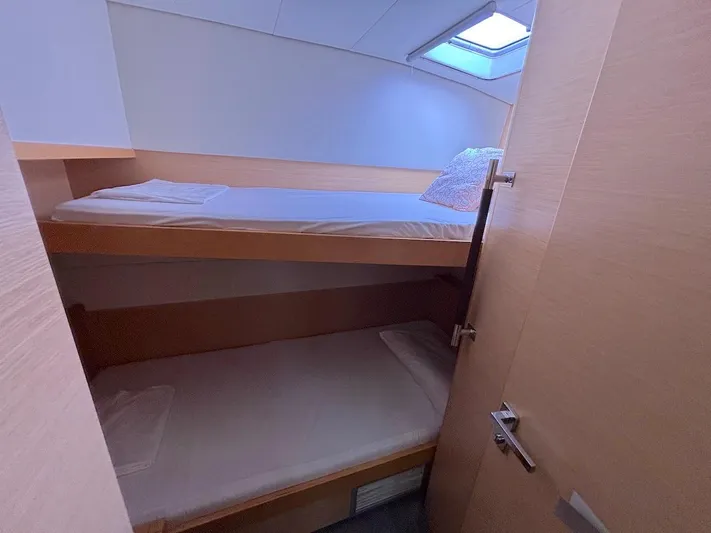 Avra Yacht Photos Pics 