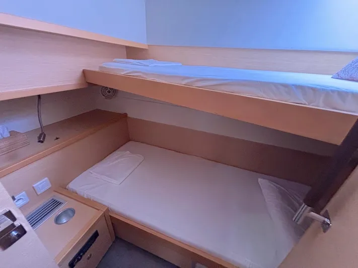 Avra Yacht Photos Pics 