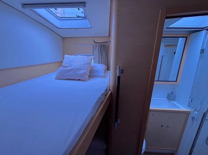 Avra Yacht Photos Pics 