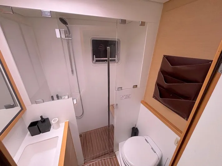 Avra Yacht Photos Pics 