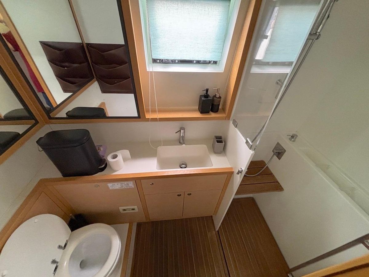 2014 Lagoon 56 